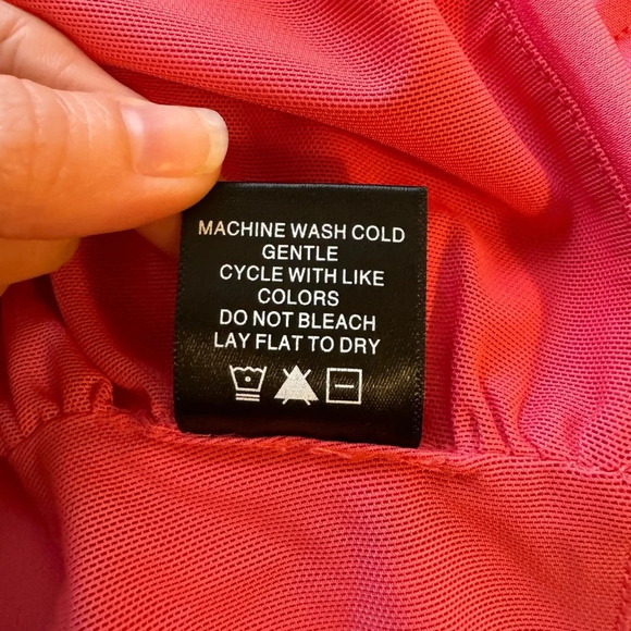 Dundas x Revolve Elowen Cropped Top in Hot Pink Size Medium - Picture 10 of 10